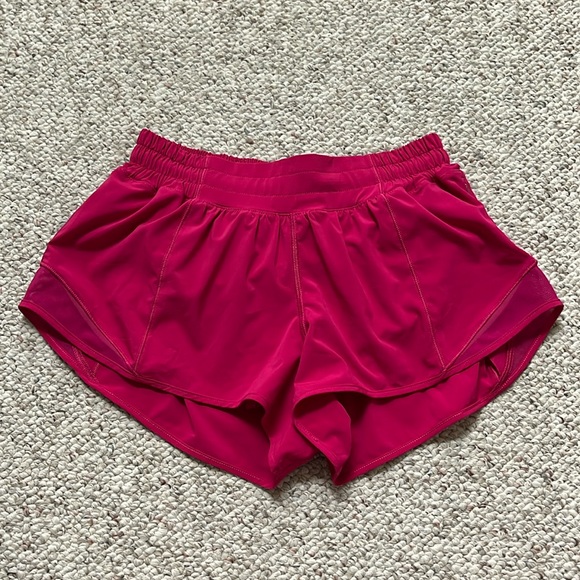 lululemon athletica Pants - Lululemon Hotty Hot LR 2.5” Shorts